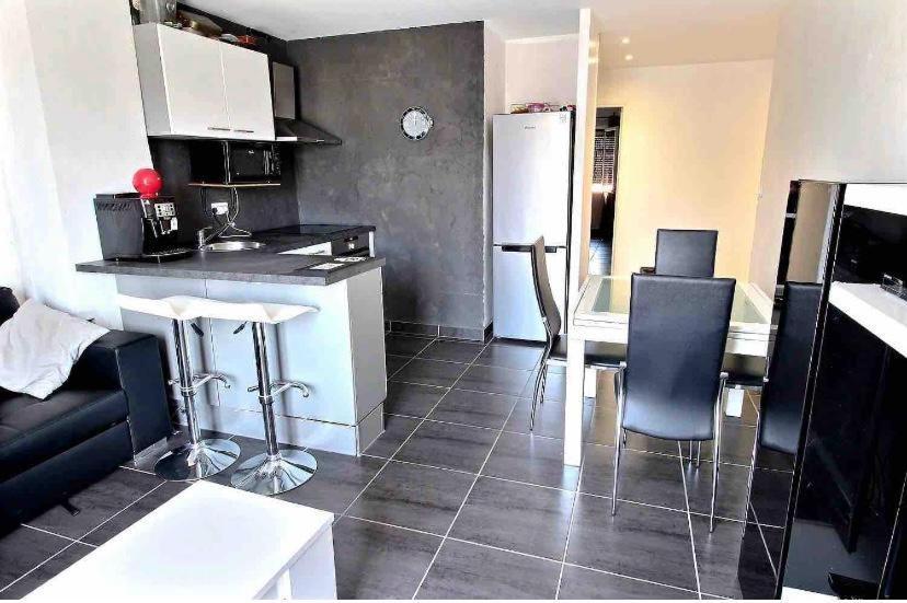 Nice Le Port Apartment