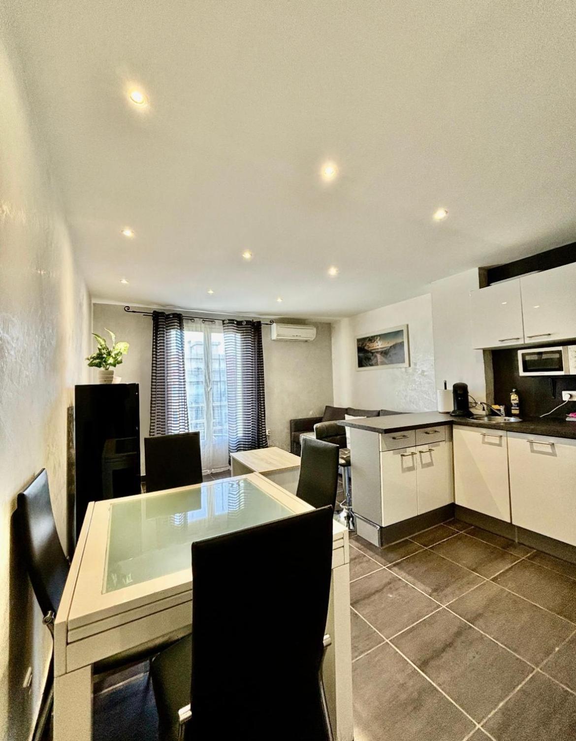 Apartment Nice Le Port Nizza